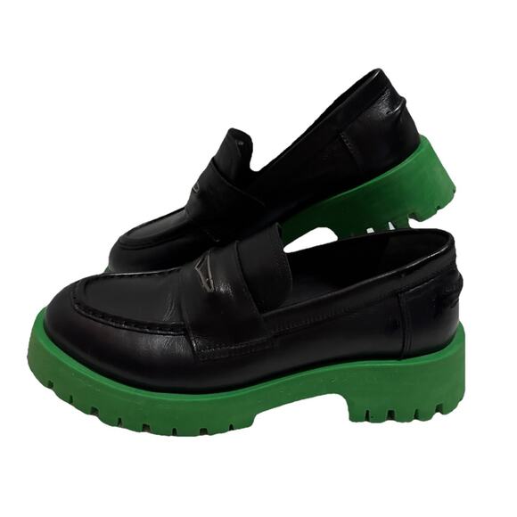 Steve Madden Penny Loafers Size 6 Black Leather Green Chunky Platform Lug Soles - Picture 1 of 7